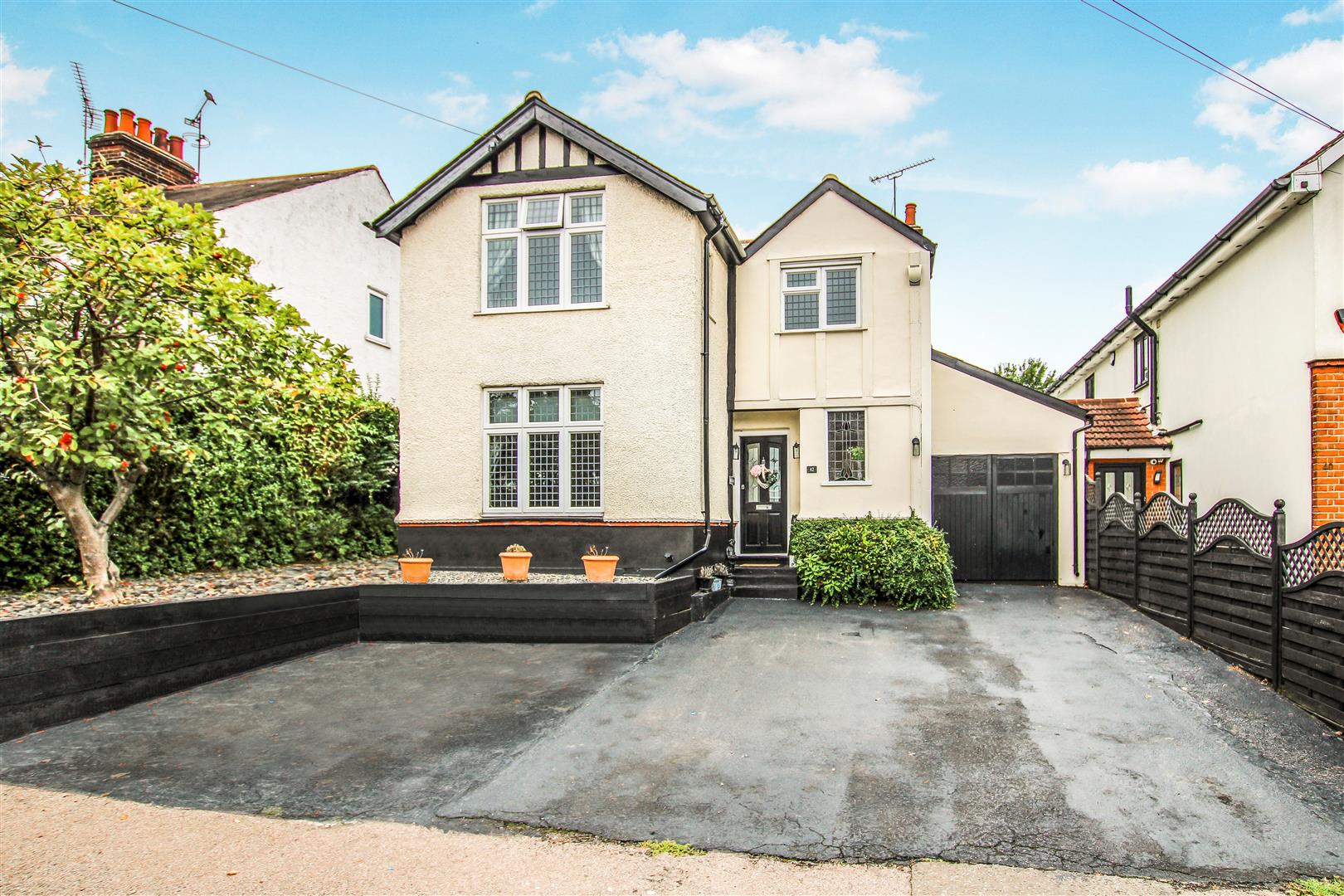 Western Avenue, Brentwood Keith Ashton